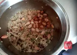 Illustration of cooking porridge 3