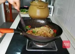 Illustration of spicy fried rice noodles 6