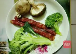 Illustration of how to make sausage claypot rice 2