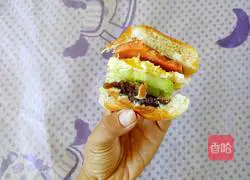 Illustration of how to make bean paste burger 11