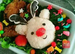 Illustration of how to make chicken leg reindeer rice balls 17