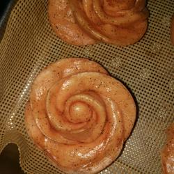 Dragon fruit rose roll