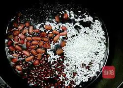 Illustration of how to make blood-tonifying porridge 1