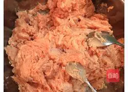 Illustration of how to make local vegetable spring rolls 6