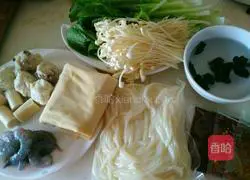 Illustration of how to make cross-bridge rice noodles 1