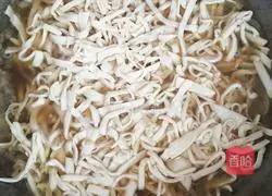 Illustration of braised noodles 10