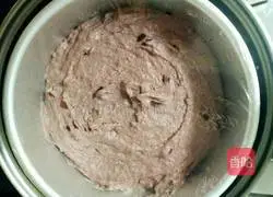 Illustration of how to make purple sweet potato and banana cake 10