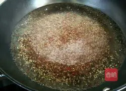 Illustration of how to make three-color quinoa rice balls with mushrooms and shrimps 6