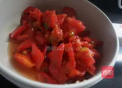 Illustration of how to make tomato fried egg rice bowl 8