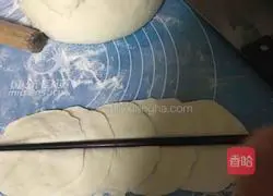 Illustration of how to make rose rolls 4