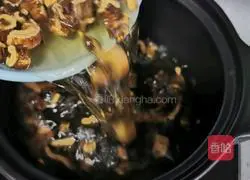 Illustration of how to make astragalus porridge 3