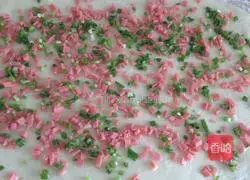 Illustration of how to make scallion-flavored ham rolls 10