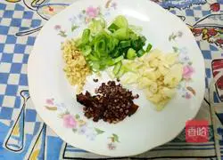 Stewed noodles with potatoes and green beans Illustration of how to do it 1