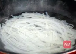 Illustration of how to make fried rice noodles 4