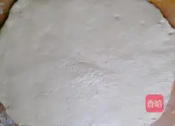 Illustration of how to make sesame and milk-flavored flower rolls 11