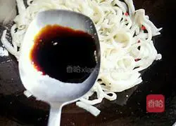 Illustration of how to make fried rice noodles 7