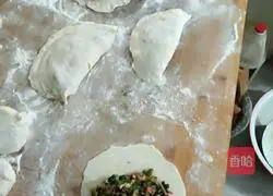 Illustration of how to make a leek box 12