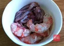 Seafood Baked Rice Recipe Illustration 2