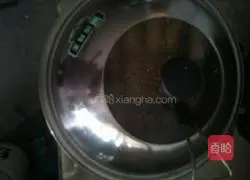 Illustration of how to make pork and shrimp pot stickers 15