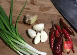 Illustration of how to make pickled cabbage rice noodles 2