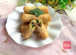 Illustration of how to make three fresh vegetable spring rolls 10