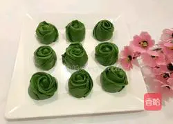 Illustration of how to make rose rolls 12