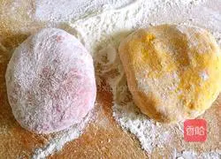 Illustration of how to make colorful butterfly flower rolls 4