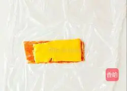 Illustration of how to make bacon cheese rice balls 4