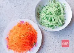 Illustration of how to make cold noodles with shredded chicken 2