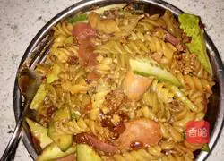 Illustration of how to make fried pasta 6