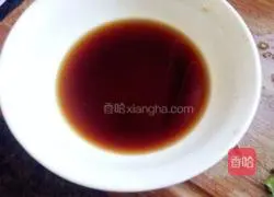 Illustration of how to make sausage claypot rice 6