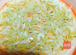 Illustration of how to make leek box 6