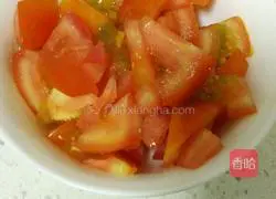 Illustration of how to make braised beans, three dices and noodles 1