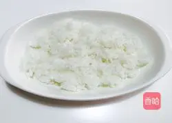 Illustration of how to make shrimp, bacon and cheese baked rice 7