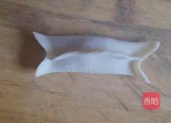 Illustration of how to make pot stickers stuffed with lotus root and meat 19