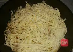 Bean braised noodles Practice illustration 6