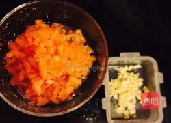 Illustration of how to make tomato meat sauce pasta 8