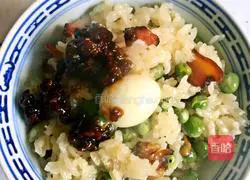 Illustration of how to make bacon clay pot rice 8