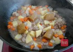 Illustration of Curry Beef Baked Rice 7