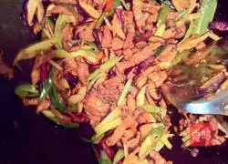 Illustration of how to make braised noodles with mushrooms and beans 8