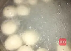 Illustration of how to make black sesame and peanut Lantern Festival 17