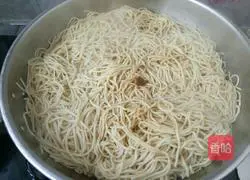 Illustration of how to make braised beans and noodles 5