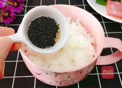 Cheese Bacon Rice Ball Recipe Illustration 5