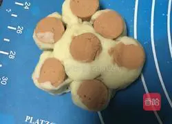 Illustration of how to make ham rolls and red date rolls 7