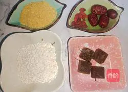 Illustration of how to make millet glutinous rice porridge 1