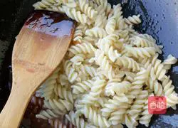 Illustration of how to make fried pasta 6