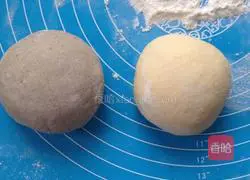 Illustration of how to make lollipop flower rolls 8