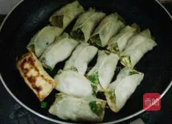 Illustration of how to make pot stickers 10