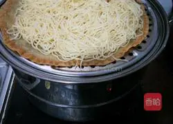 Illustration of how to make braised beans and potato noodles 3