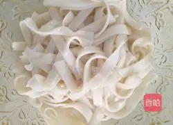 Illustration of how to make braised beans and noodles 4